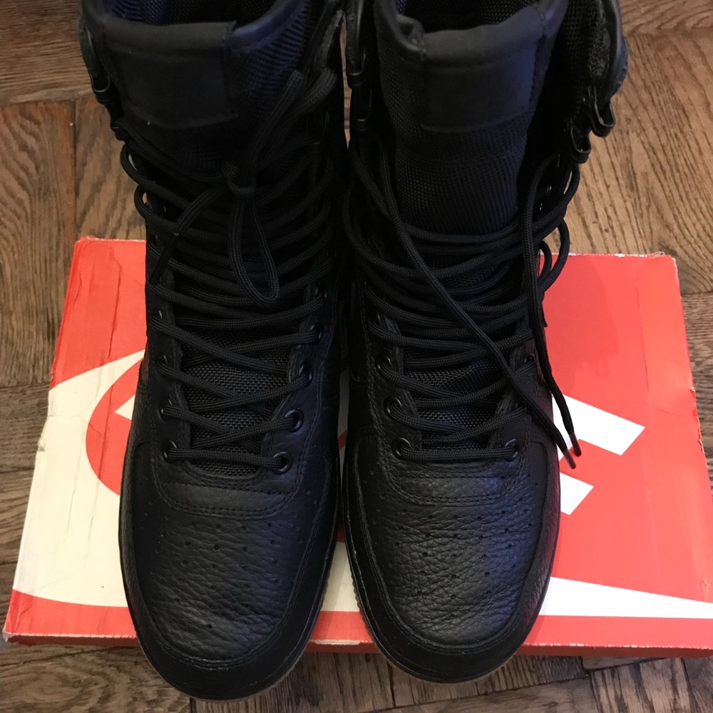 Men’s Nike SF1’s size 8.5